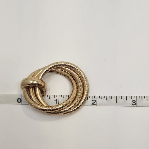 Doorknocker Circle Textured Gold Tone Clip On Earrings Statement Chunky Casual - Picture 5 of 5